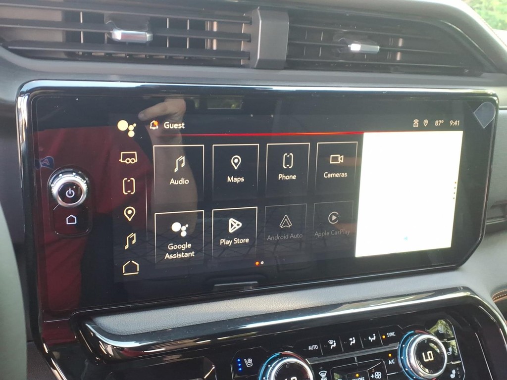 GMC Sierra 1500 Vehicle Full-screen Gallery Image 11