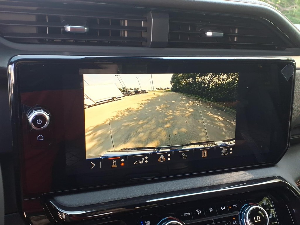 GMC Sierra 1500 Vehicle Full-screen Gallery Image 12