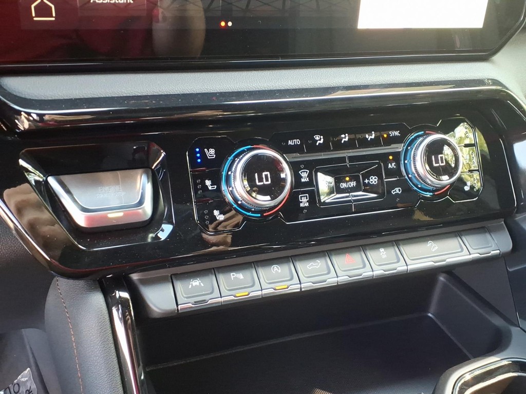 GMC Sierra 1500 Vehicle Full-screen Gallery Image 13