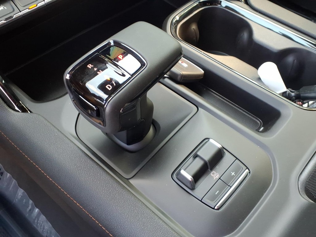 GMC Sierra 1500 Vehicle Full-screen Gallery Image 14