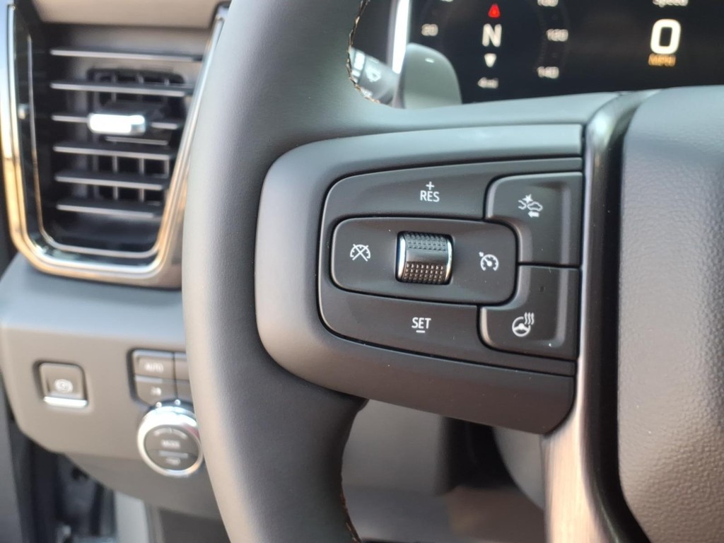 GMC Sierra 1500 Vehicle Full-screen Gallery Image 15