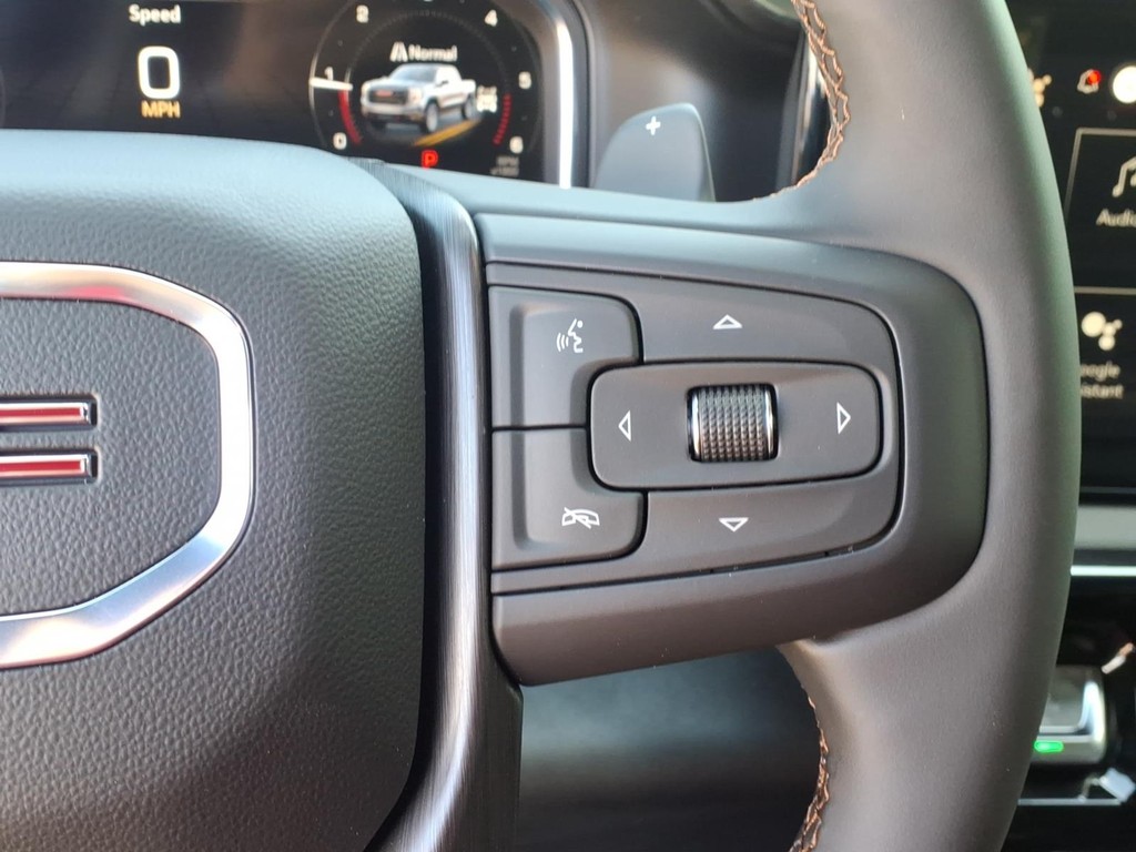 GMC Sierra 1500 Vehicle Full-screen Gallery Image 16