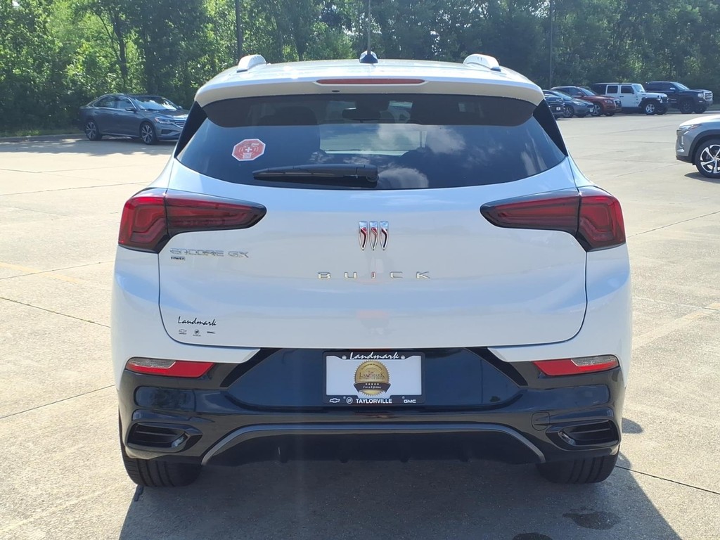 Buick Encore GX Vehicle Full-screen Gallery Image 4