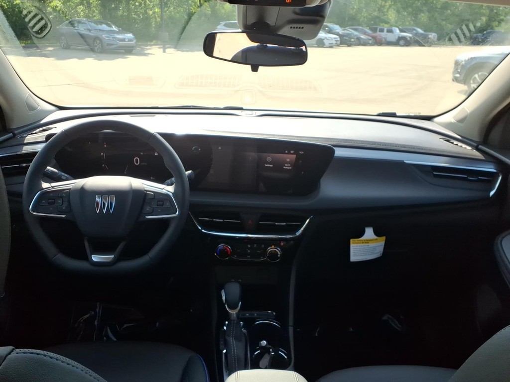Buick Encore GX Vehicle Full-screen Gallery Image 6