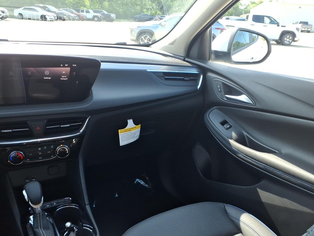 Buick Encore GX Vehicle Full-screen Gallery Image 7