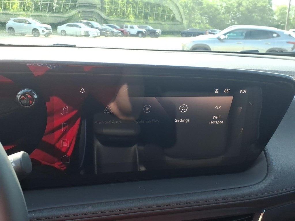Buick Encore GX Vehicle Full-screen Gallery Image 10