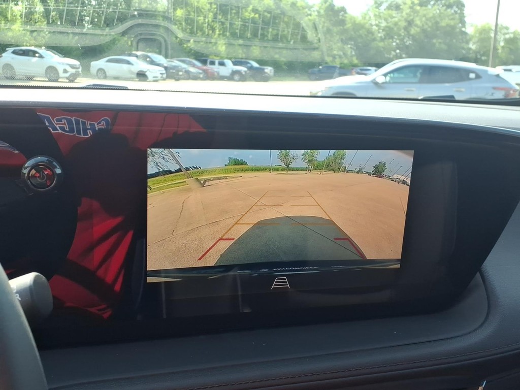 Buick Encore GX Vehicle Full-screen Gallery Image 11