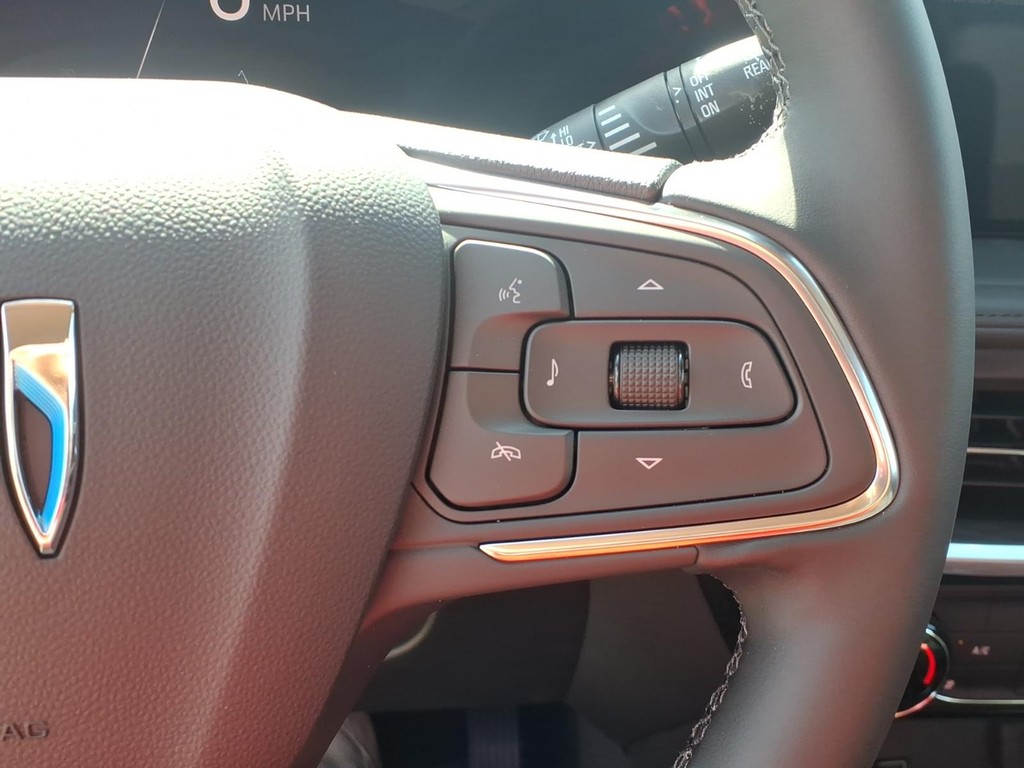 Buick Encore GX Vehicle Full-screen Gallery Image 15