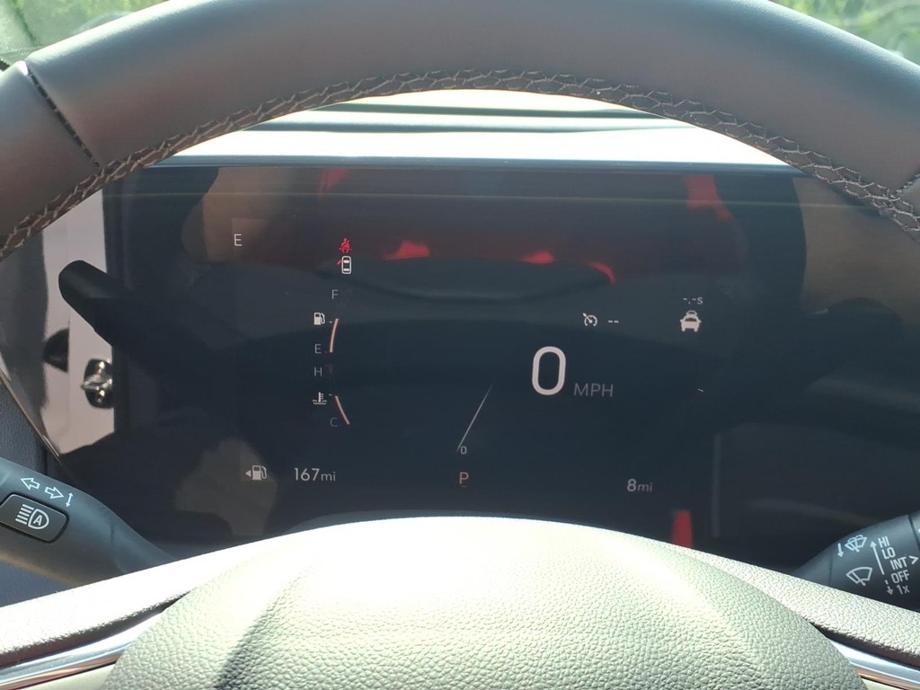 Buick Encore GX Vehicle Full-screen Gallery Image 16