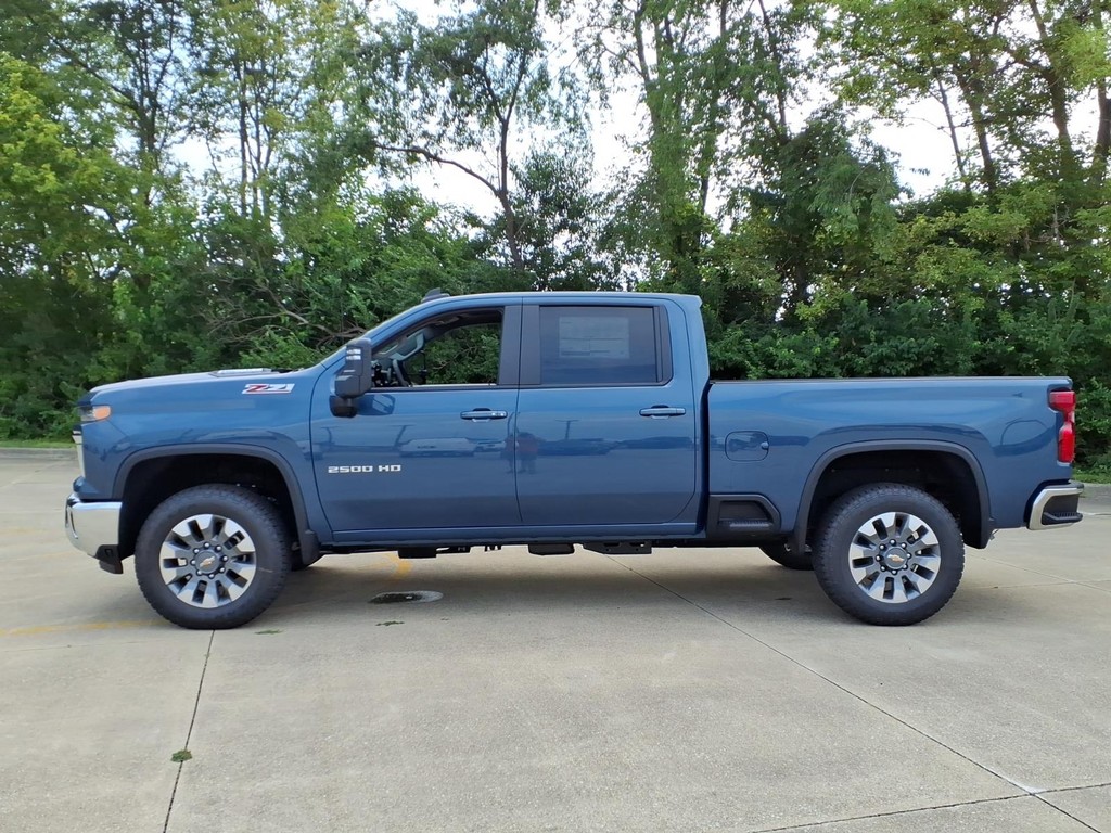 Chevrolet Silverado 2500HD Vehicle Full-screen Gallery Image 2