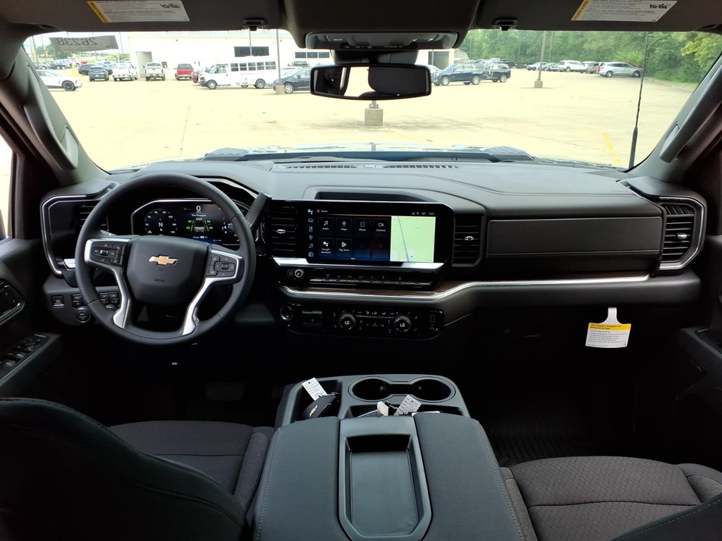 Chevrolet Silverado 2500HD Vehicle Full-screen Gallery Image 7