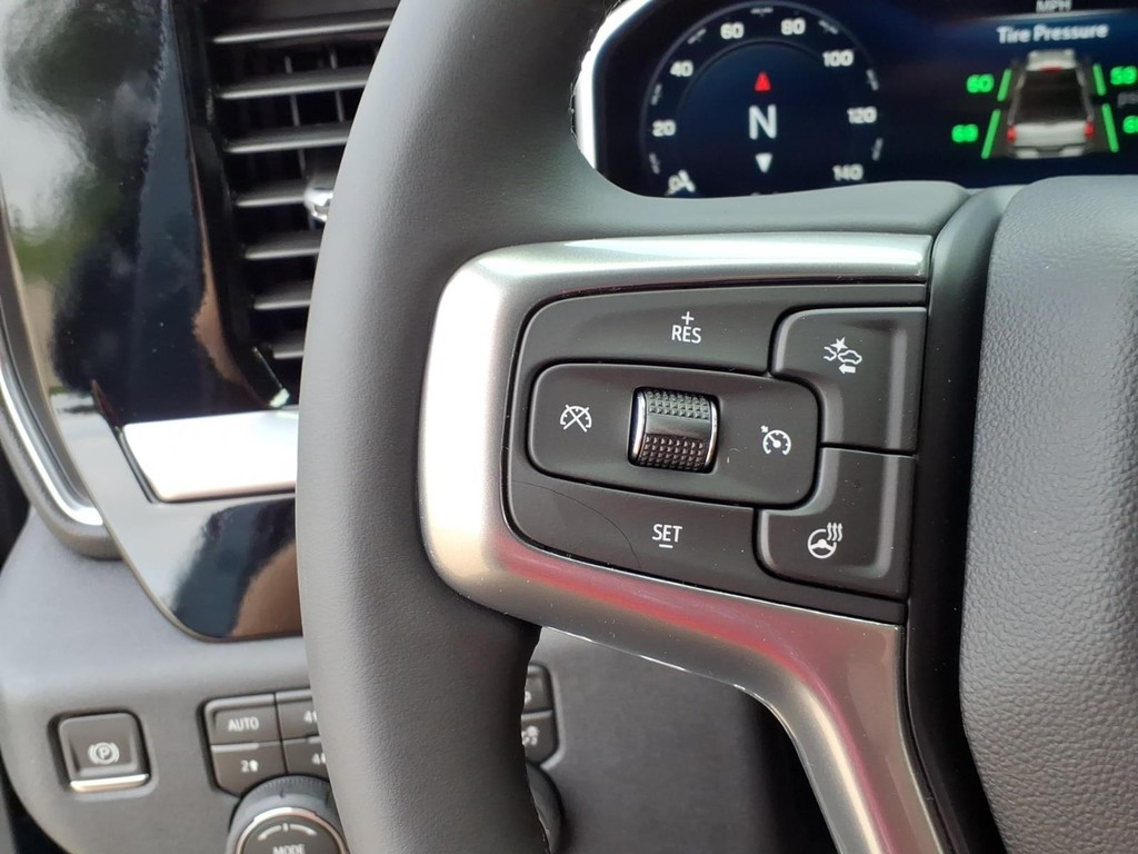 Chevrolet Silverado 2500HD Vehicle Full-screen Gallery Image 15
