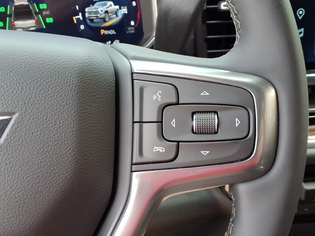 Chevrolet Silverado 2500HD Vehicle Full-screen Gallery Image 16
