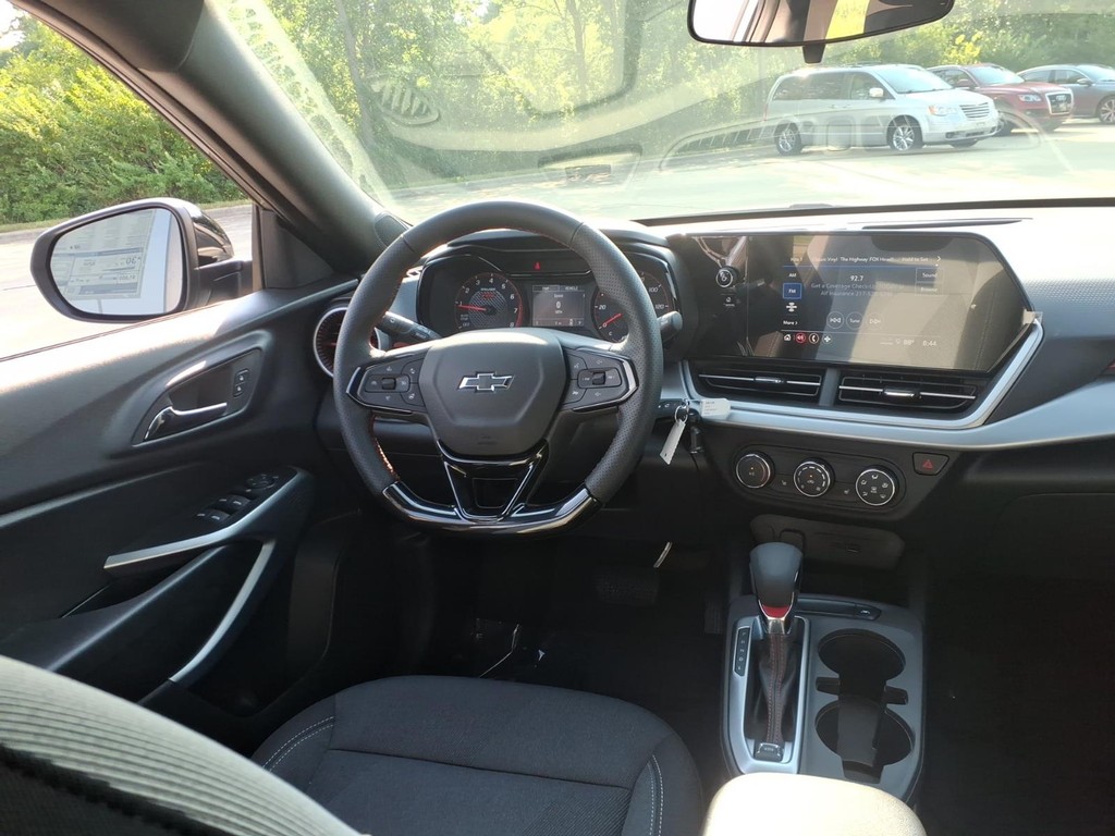 Chevrolet Trax Vehicle Full-screen Gallery Image 8