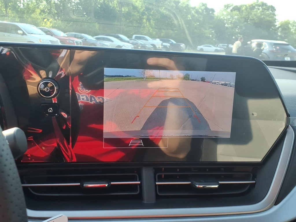 Chevrolet Trax Vehicle Full-screen Gallery Image 11