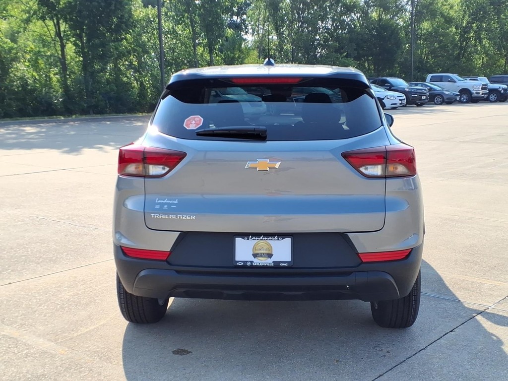 Chevrolet Trailblazer Vehicle Full-screen Gallery Image 4