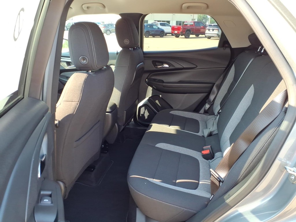 Chevrolet Trailblazer Vehicle Full-screen Gallery Image 6