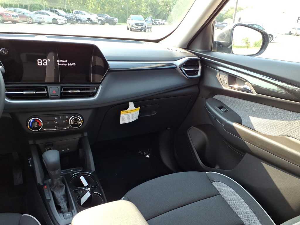 Chevrolet Trailblazer Vehicle Full-screen Gallery Image 8