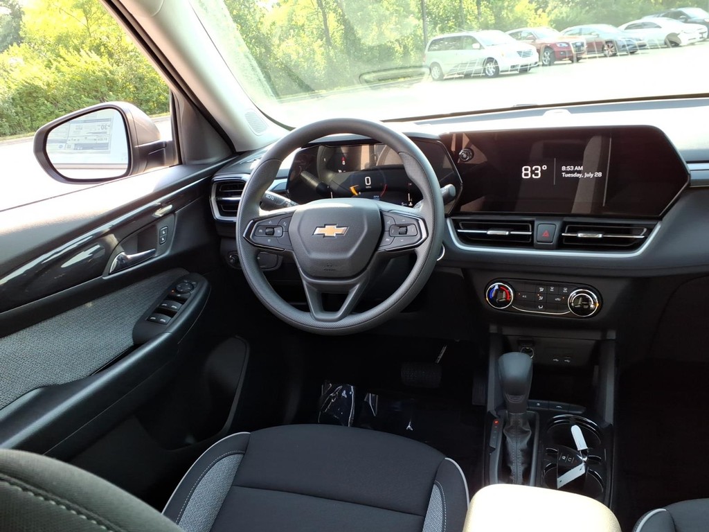 Chevrolet Trailblazer Vehicle Full-screen Gallery Image 9