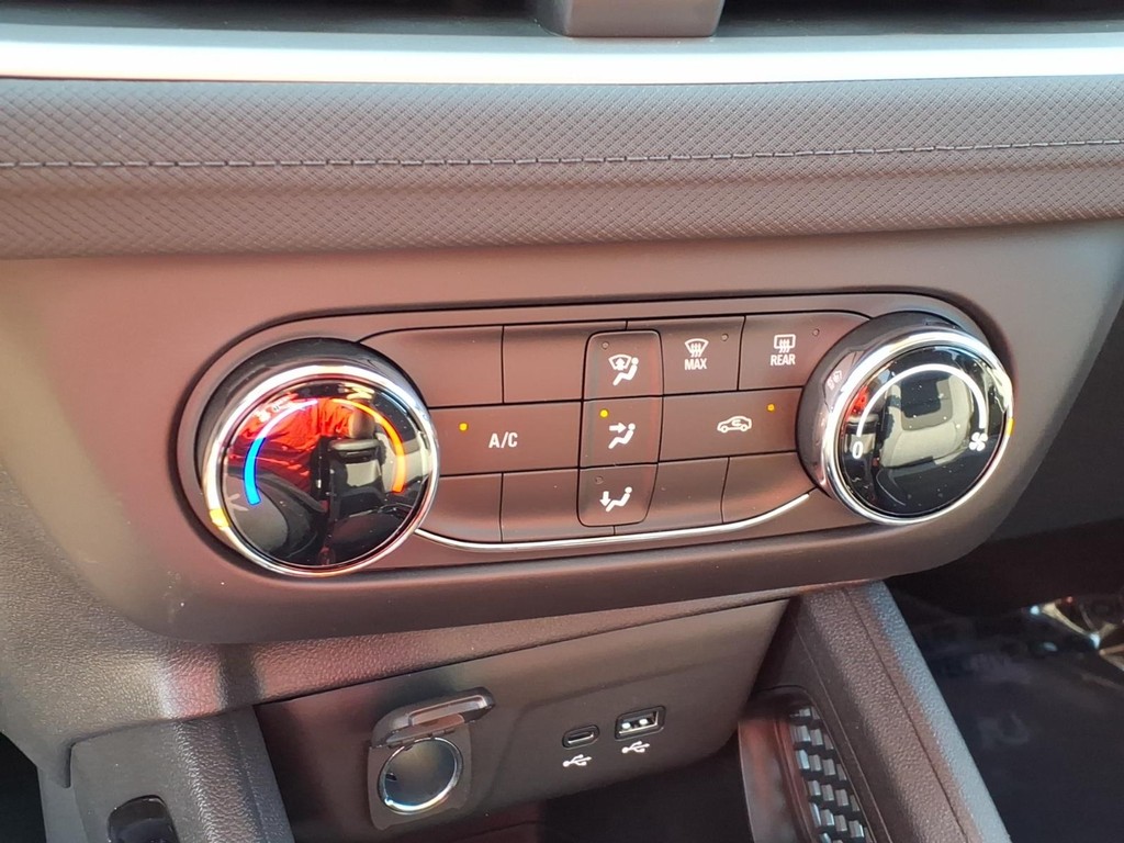Chevrolet Trailblazer Vehicle Full-screen Gallery Image 13