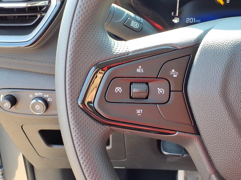 Chevrolet Trailblazer Vehicle Full-screen Gallery Image 15