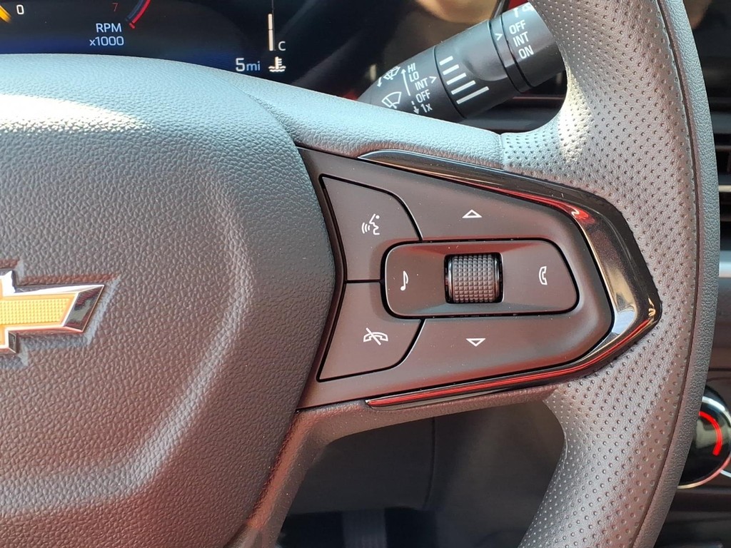 Chevrolet Trailblazer Vehicle Full-screen Gallery Image 16