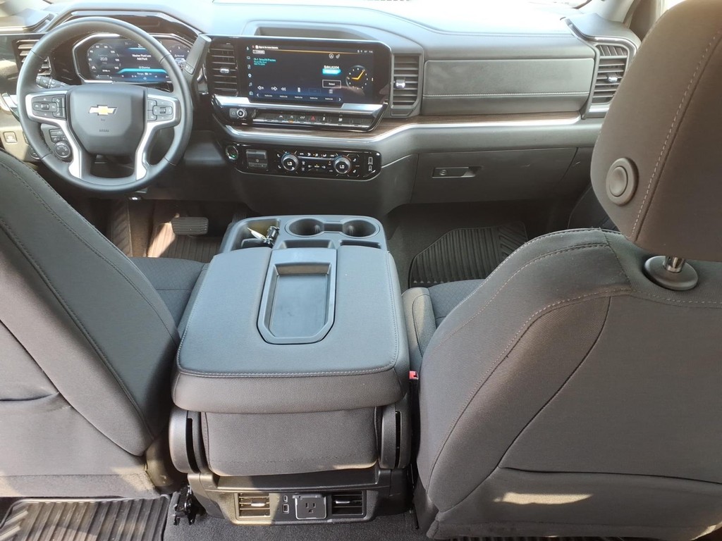 Chevrolet Silverado 1500 Vehicle Full-screen Gallery Image 7