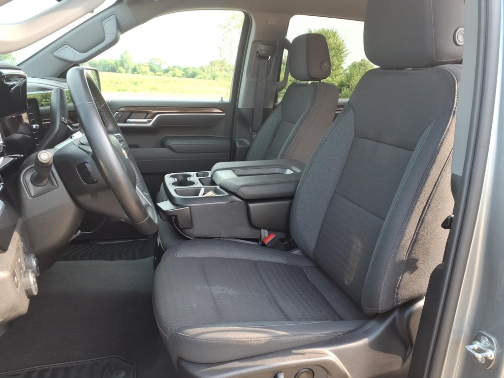 Chevrolet Silverado 1500 Vehicle Full-screen Gallery Image 19