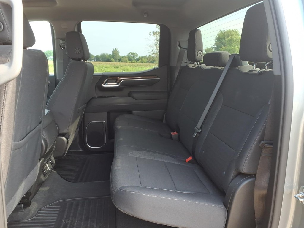 Chevrolet Silverado 1500 Vehicle Full-screen Gallery Image 20