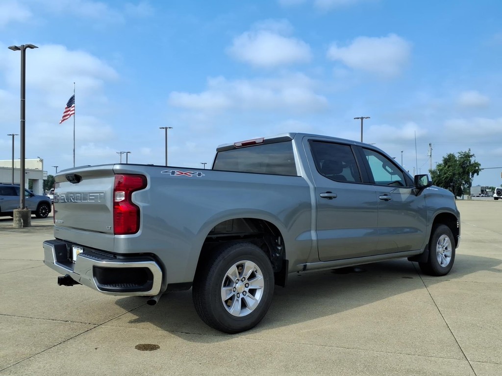 Chevrolet Silverado 1500 Vehicle Full-screen Gallery Image 25