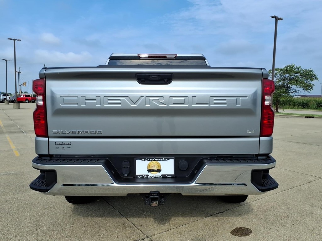 Chevrolet Silverado 1500 Vehicle Full-screen Gallery Image 26