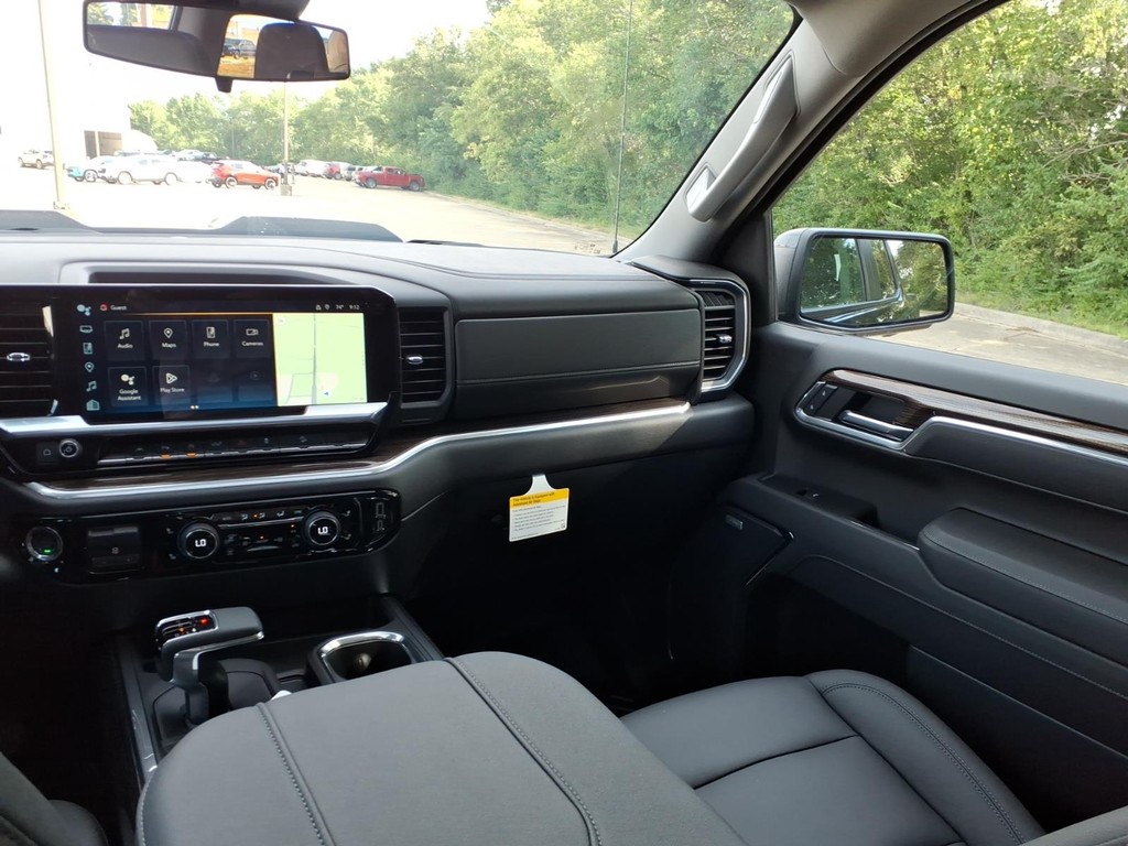 Chevrolet Silverado 1500 Vehicle Full-screen Gallery Image 8