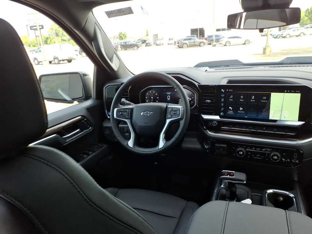 Chevrolet Silverado 1500 Vehicle Full-screen Gallery Image 9