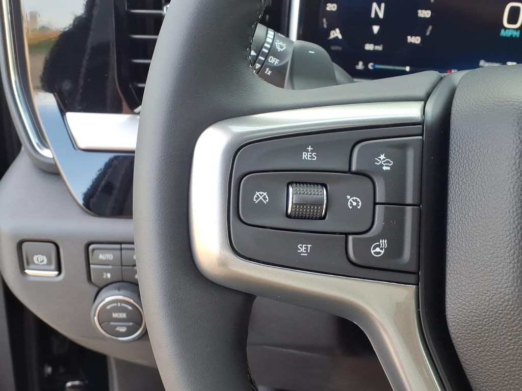 Chevrolet Silverado 1500 Vehicle Full-screen Gallery Image 17
