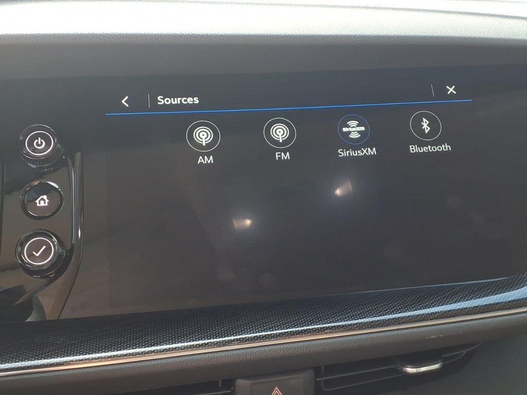 Buick Envision Vehicle Full-screen Gallery Image 8