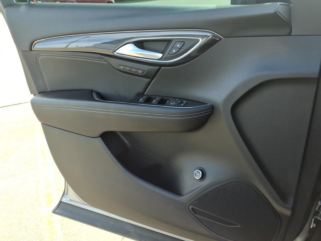 Buick Envision Vehicle Full-screen Gallery Image 17