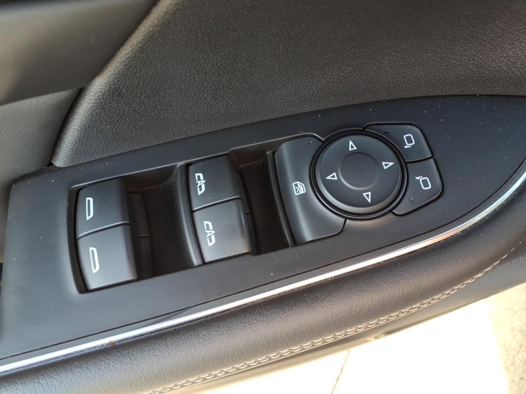 Buick Envision Vehicle Full-screen Gallery Image 18