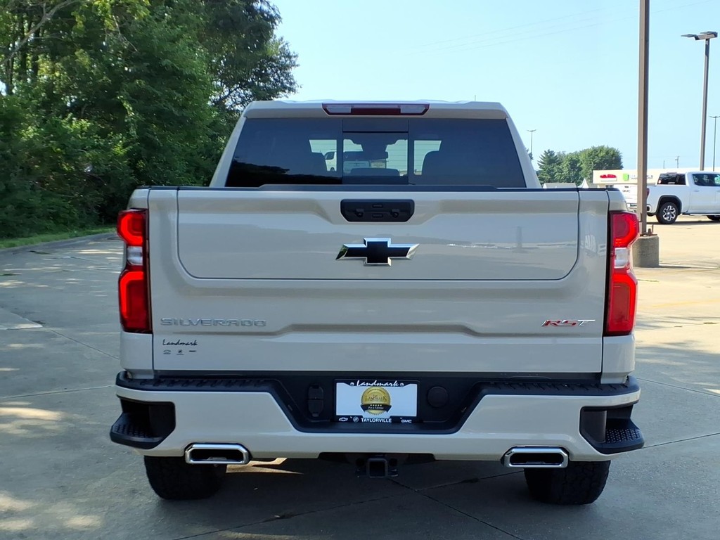 Chevrolet Silverado 1500 Vehicle Full-screen Gallery Image 4