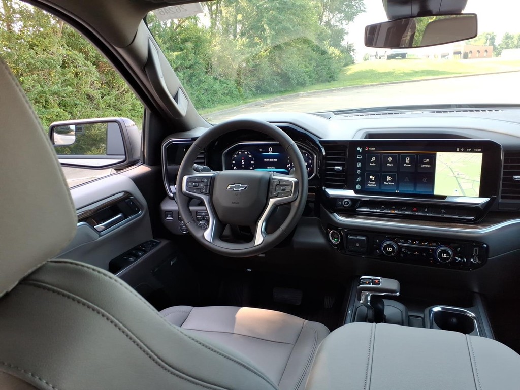 Chevrolet Silverado 1500 Vehicle Full-screen Gallery Image 9