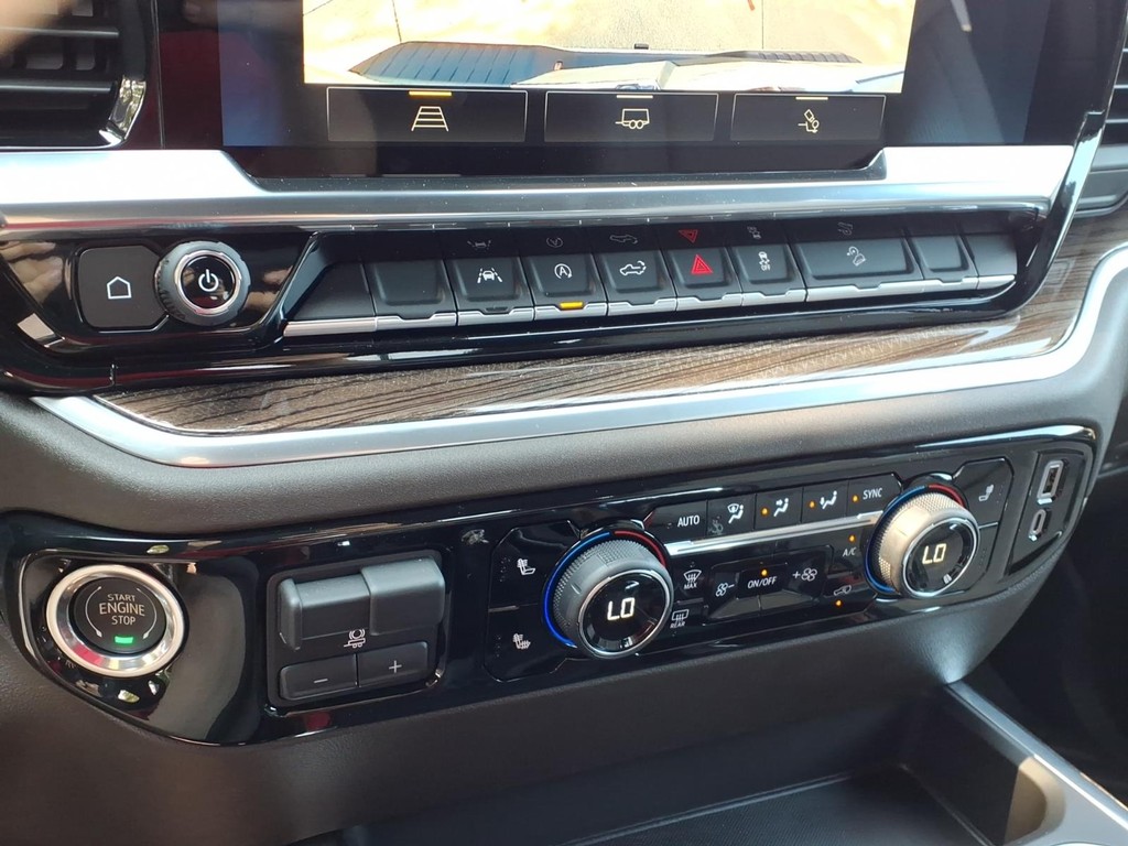 Chevrolet Silverado 1500 Vehicle Full-screen Gallery Image 13