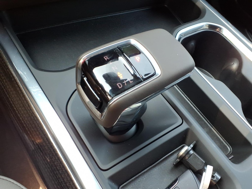 Chevrolet Silverado 1500 Vehicle Full-screen Gallery Image 14