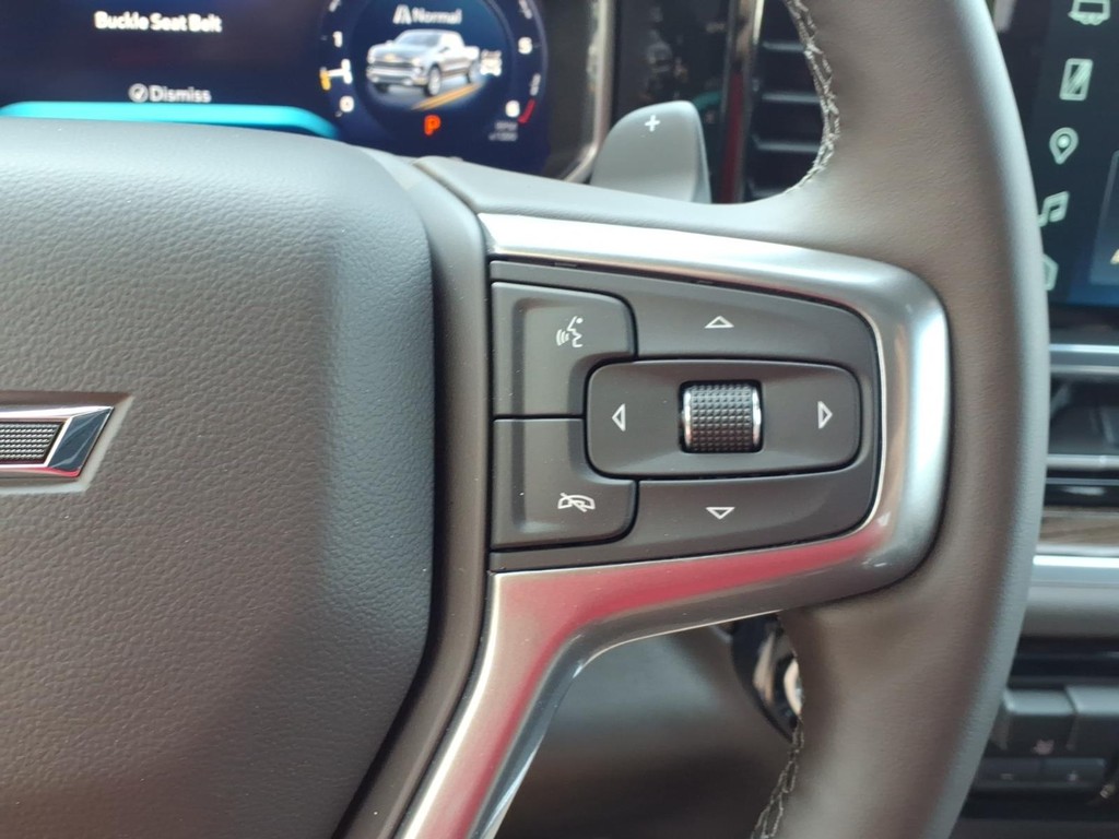 Chevrolet Silverado 1500 Vehicle Full-screen Gallery Image 16