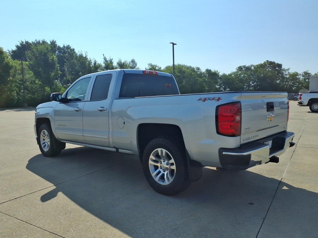 Chevrolet Silverado 1500 Vehicle Full-screen Gallery Image 3