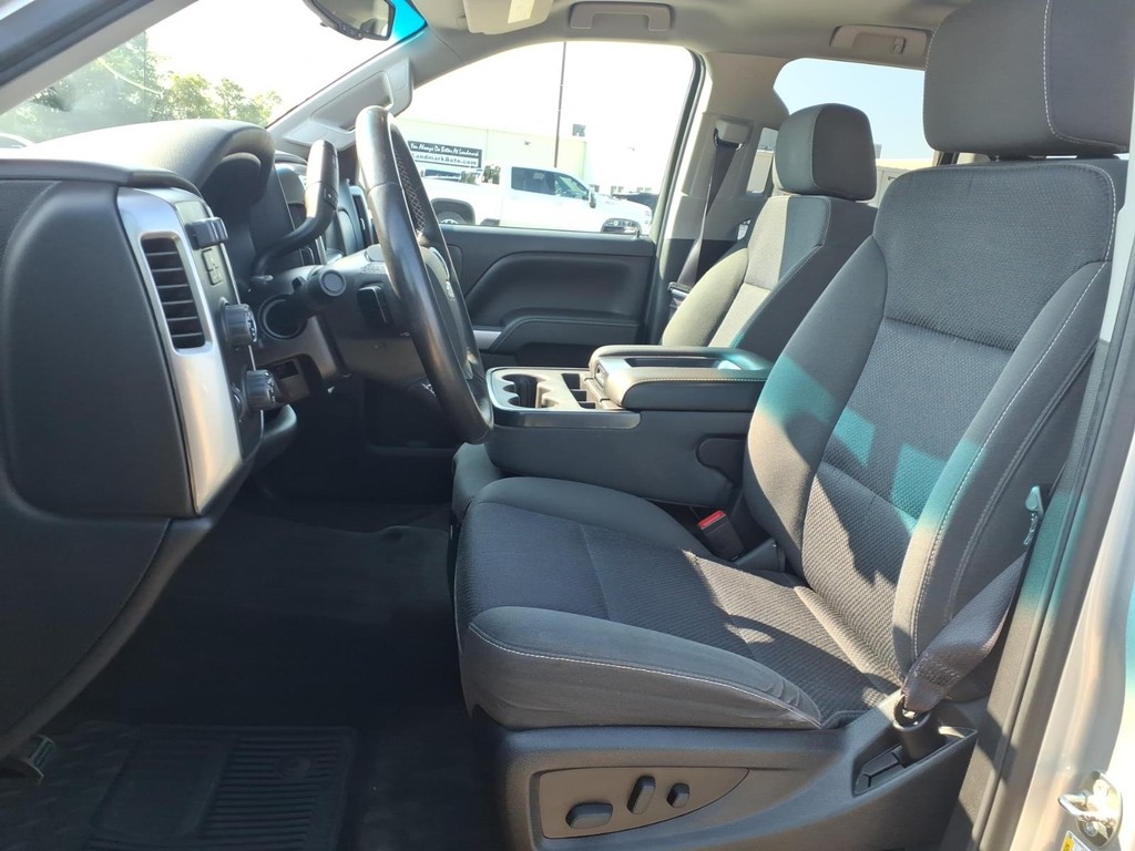 Chevrolet Silverado 1500 Vehicle Full-screen Gallery Image 18
