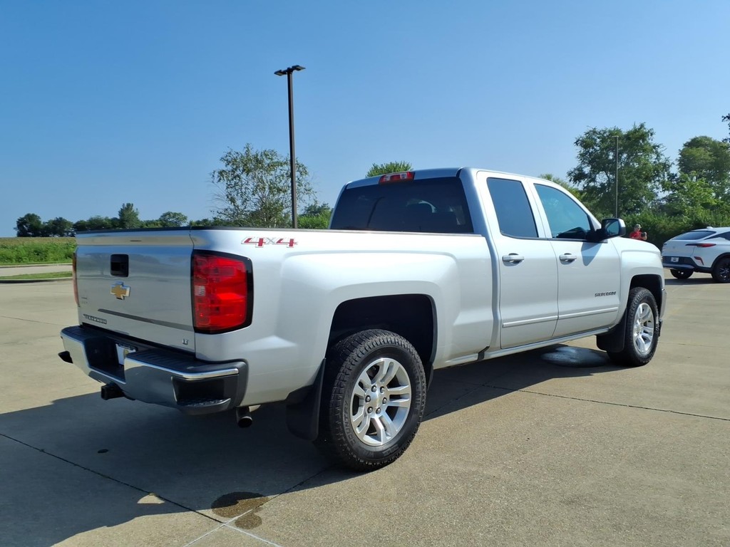 Chevrolet Silverado 1500 Vehicle Full-screen Gallery Image 22