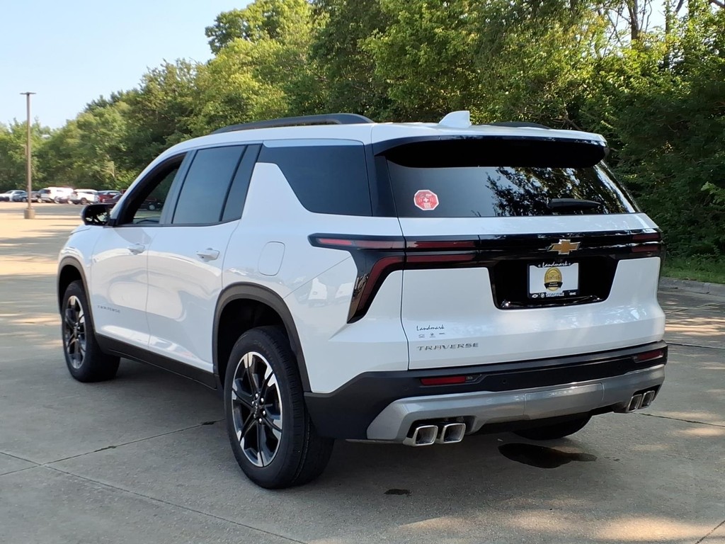 Chevrolet Traverse Vehicle Full-screen Gallery Image 3