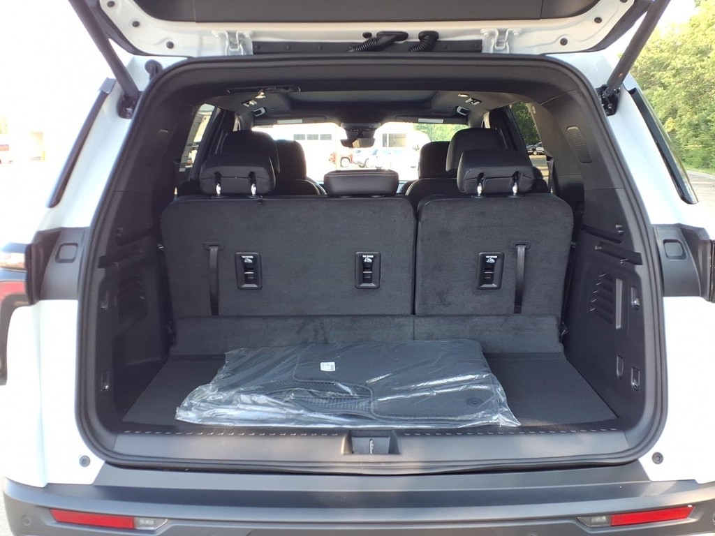 Chevrolet Traverse Vehicle Full-screen Gallery Image 5