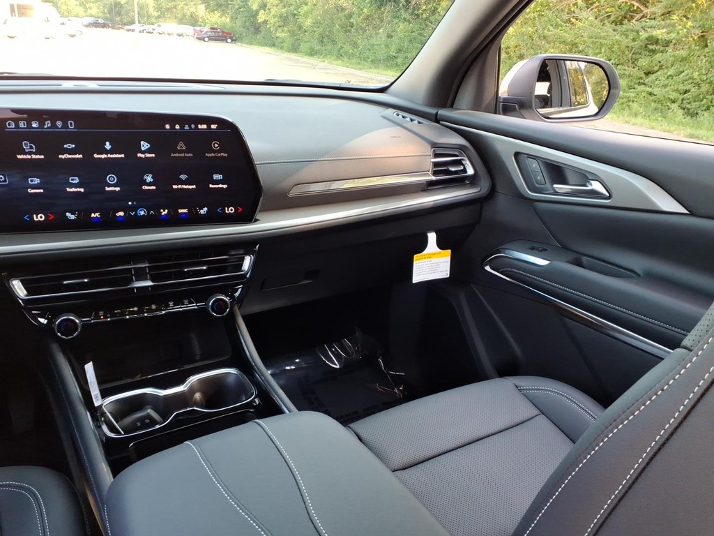 Chevrolet Traverse Vehicle Full-screen Gallery Image 8