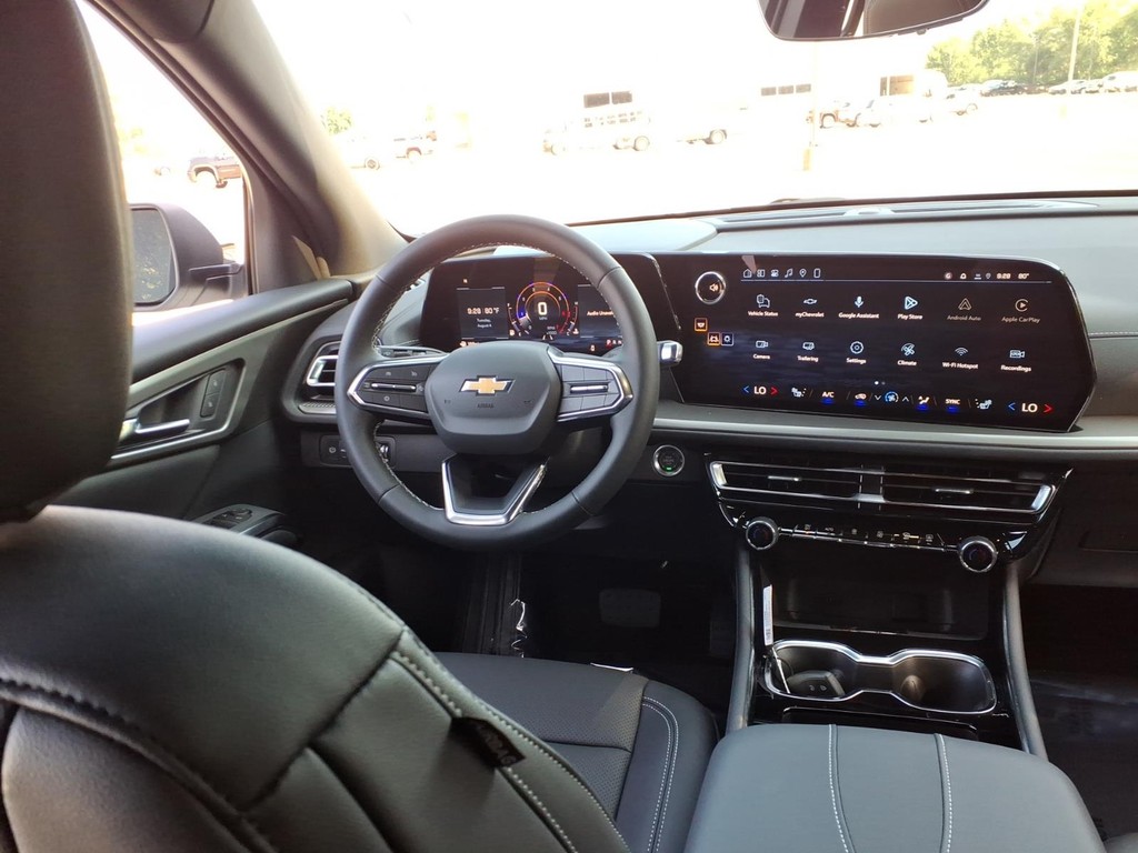Chevrolet Traverse Vehicle Full-screen Gallery Image 9
