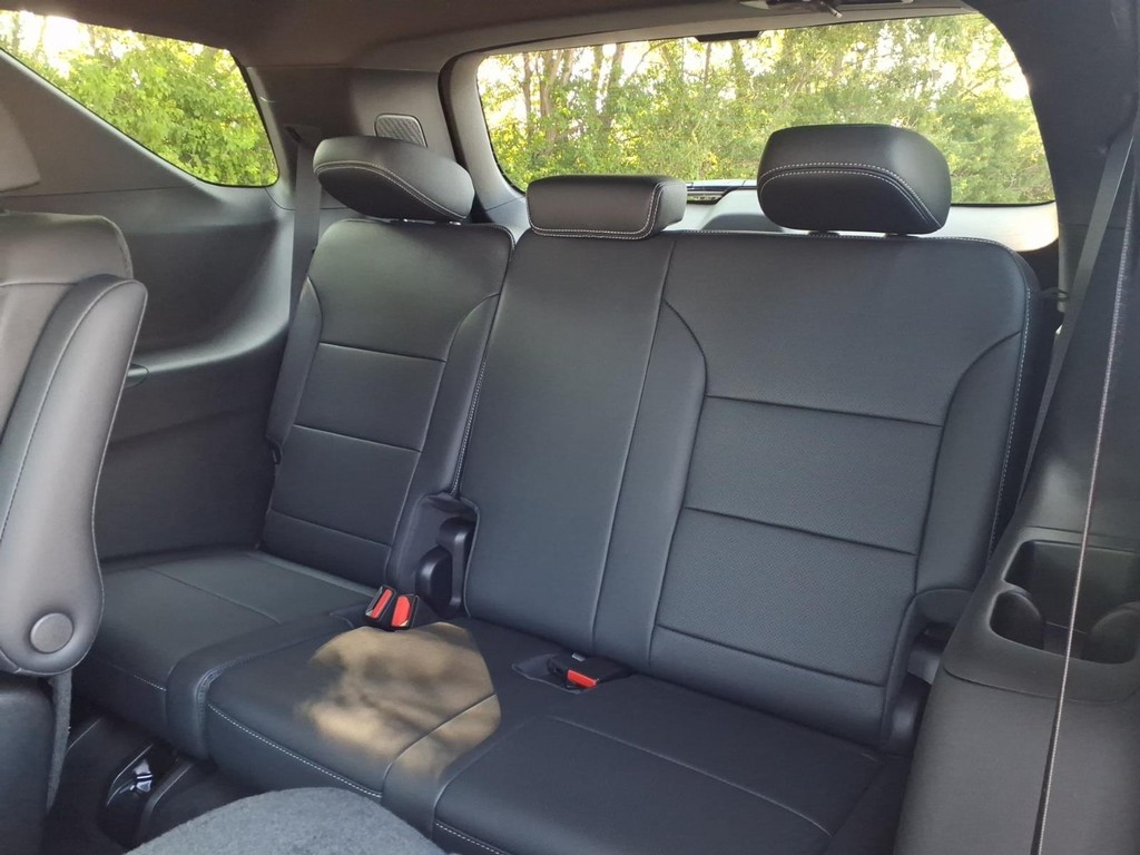Chevrolet Traverse Vehicle Full-screen Gallery Image 11